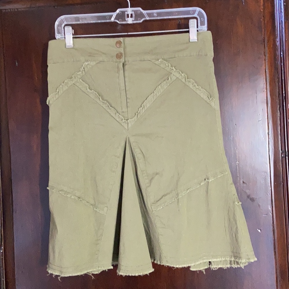 Forever 21 Olive Green Fitted Skirt with Flounces Size Small
